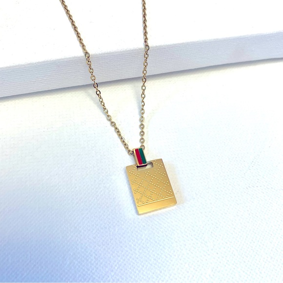 ◾️ 18k Gold Plated Luxury High Quality Square Pendant Necklace - Picture 5 of 8